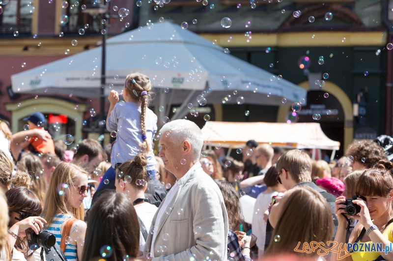 Bańki mydlane na Starym Rynku Foto: lepszyPOZNAN.pl / Piotr Rychter Bańki mydlane na Starym Rynku Foto: lepszyPOZNAN.pl / Piotr Rychter