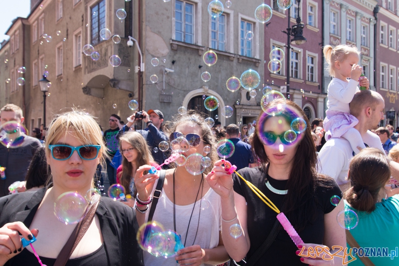 Bańki mydlane na Starym Rynku Foto: lepszyPOZNAN.pl / Piotr Rychter Bańki mydlane na Starym Rynku Foto: lepszyPOZNAN.pl / Piotr Rychter