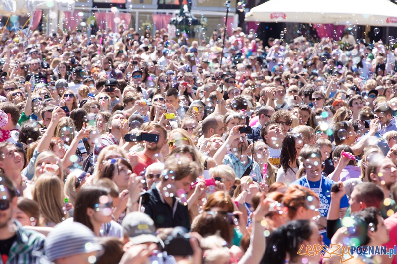Bańki mydlane na Starym Rynku Foto: lepszyPOZNAN.pl / Piotr Rychter Bańki mydlane na Starym Rynku Foto: lepszyPOZNAN.pl / Piotr Rychter