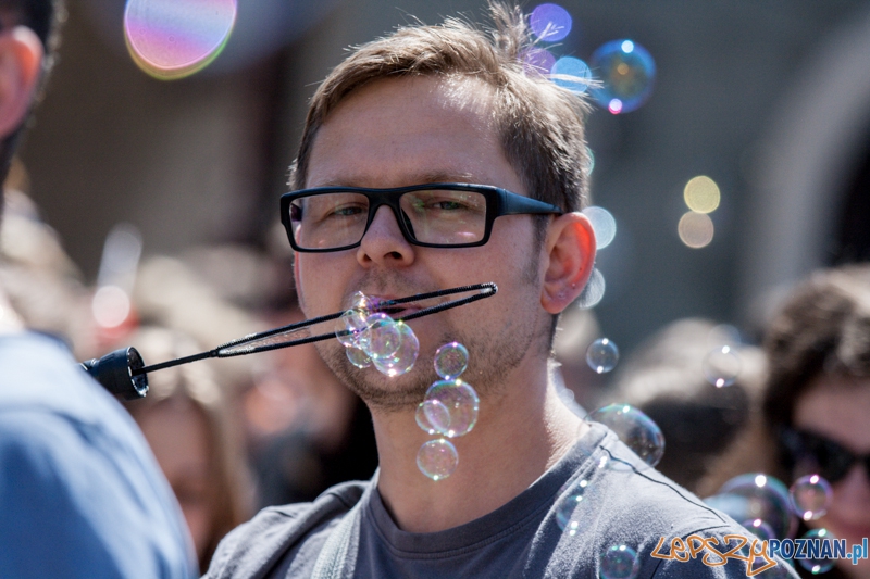 Bańki mydlane (31.05.2014) Stary Rynek Foto: © lepszyPOZNAN.pl / Karolina Kiraga Bańki mydlane (31.05.2014) Stary Rynek Foto: © lepszyPOZNAN.pl / Karolina Kiraga