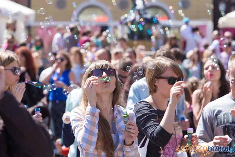 Bańki mydlane na Starym Rynku Foto: lepszyPOZNAN.pl / Piotr Rychter Bańki mydlane na Starym Rynku Foto: lepszyPOZNAN.pl / Piotr Rychter