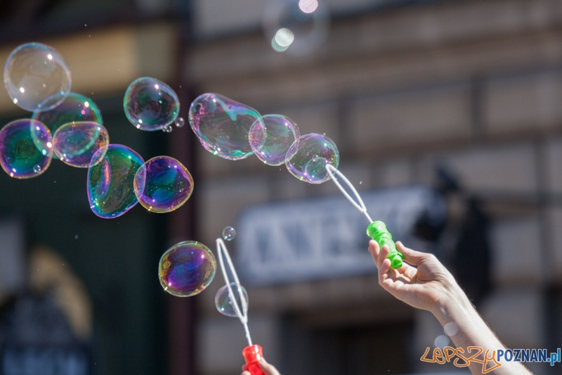 Bańki mydlane (31.05.2014) Stary Rynek Foto: © lepszyPOZNAN.pl / Karolina Kiraga Bańki mydlane (31.05.2014) Stary Rynek Foto: © lepszyPOZNAN.pl / Karolina Kiraga