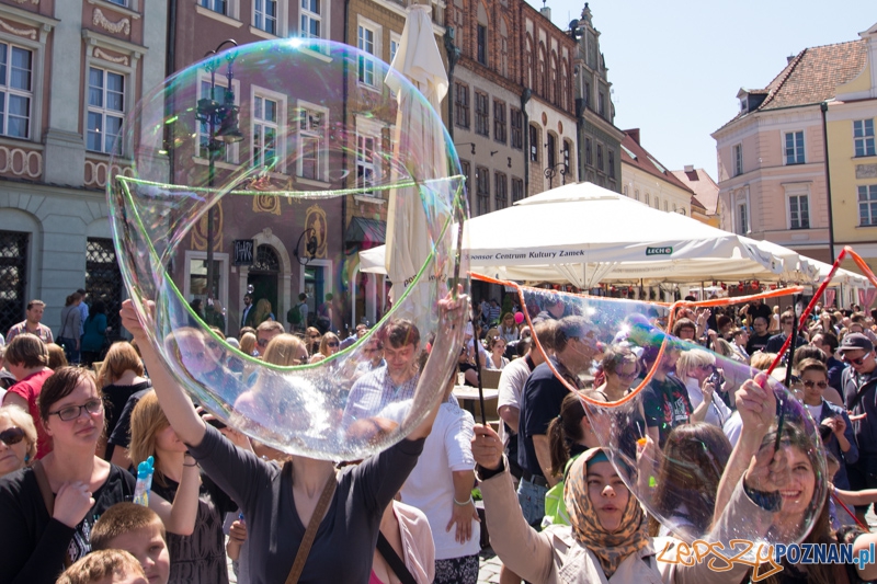 Bańki mydlane na Starym Rynku Foto: lepszyPOZNAN.pl / Piotr Rychter Bańki mydlane na Starym Rynku Foto: lepszyPOZNAN.pl / Piotr Rychter