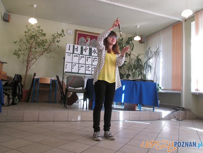 Tak sie trzyma pedzel Foto: Nishio Tak sie trzyma pedzel Foto: Nishio