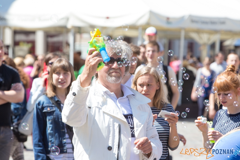 Bańki mydlane na Starym Rynku Foto: lepszyPOZNAN.pl / Piotr Rychter Bańki mydlane na Starym Rynku Foto: lepszyPOZNAN.pl / Piotr Rychter