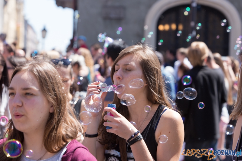 Bańki mydlane na Starym Rynku Foto: lepszyPOZNAN.pl / Piotr Rychter Bańki mydlane na Starym Rynku Foto: lepszyPOZNAN.pl / Piotr Rychter