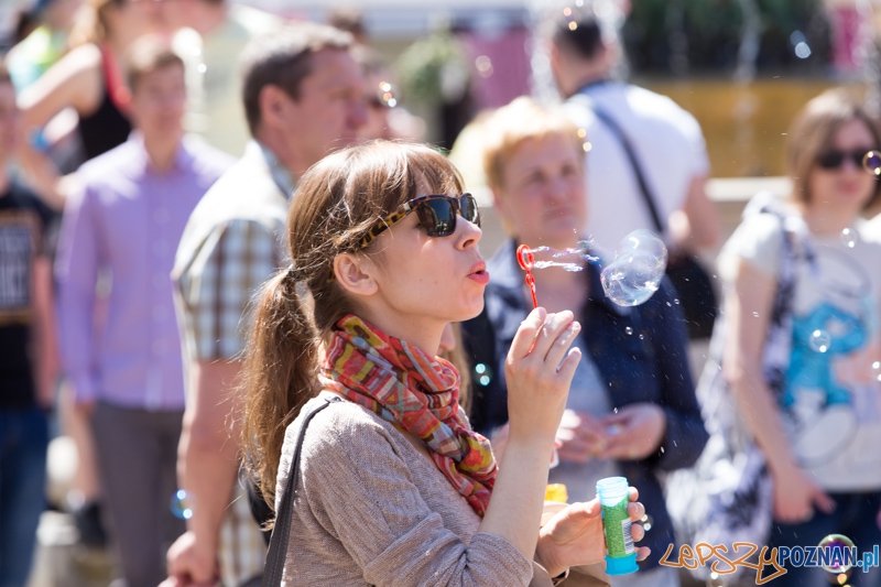 Bańki mydlane na Starym Rynku Foto: lepszyPOZNAN.pl / Piotr Rychter Bańki mydlane na Starym Rynku Foto: lepszyPOZNAN.pl / Piotr Rychter