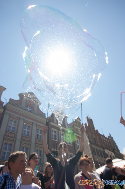 Bańki mydlane na Starym Rynku Foto: lepszyPOZNAN.pl / Piotr Rychter Bańki mydlane na Starym Rynku Foto: lepszyPOZNAN.pl / Piotr Rychter