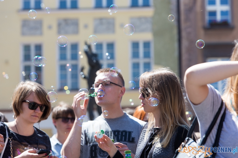 Bańki mydlane na Starym Rynku Foto: lepszyPOZNAN.pl / Piotr Rychter Bańki mydlane na Starym Rynku Foto: lepszyPOZNAN.pl / Piotr Rychter