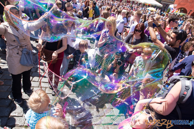 Bańki mydlane na Starym Rynku Foto: lepszyPOZNAN.pl / Piotr Rychter Bańki mydlane na Starym Rynku Foto: lepszyPOZNAN.pl / Piotr Rychter