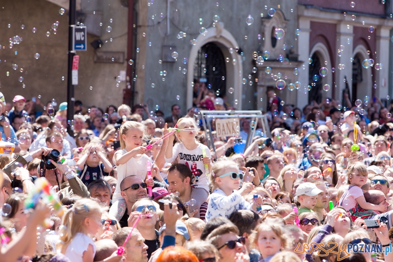 Bańki mydlane na Starym Rynku Foto: lepszyPOZNAN.pl / Piotr Rychter Bańki mydlane na Starym Rynku Foto: lepszyPOZNAN.pl / Piotr Rychter