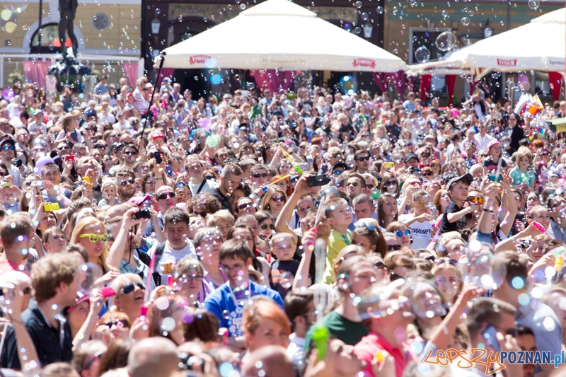 Bańki mydlane na Starym Rynku Foto: lepszyPOZNAN.pl / Piotr Rychter Bańki mydlane na Starym Rynku Foto: lepszyPOZNAN.pl / Piotr Rychter