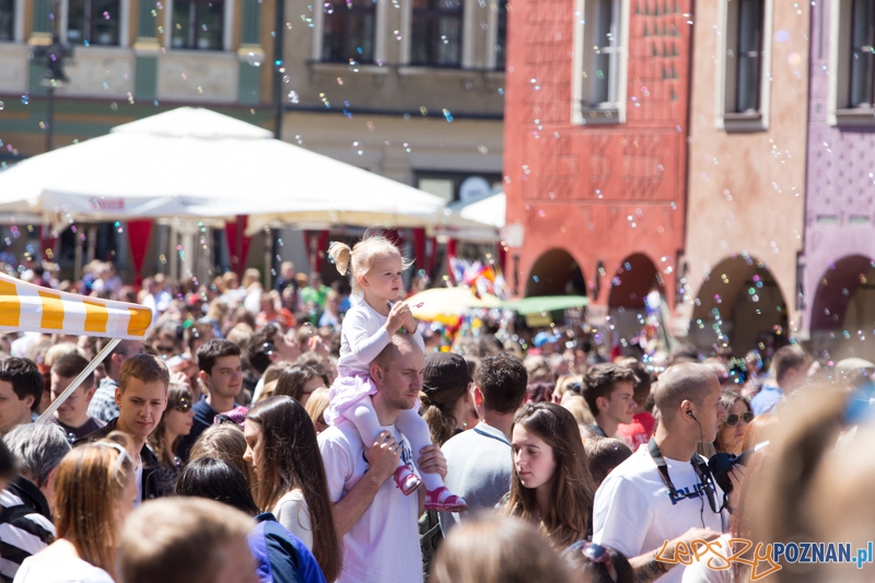 Bańki mydlane na Starym Rynku Foto: lepszyPOZNAN.pl / Piotr Rychter Bańki mydlane na Starym Rynku Foto: lepszyPOZNAN.pl / Piotr Rychter