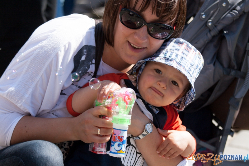 Bańki mydlane (31.05.2014) Stary Rynek Foto: © lepszyPOZNAN.pl / Karolina Kiraga Bańki mydlane (31.05.2014) Stary Rynek Foto: © lepszyPOZNAN.pl / Karolina Kiraga