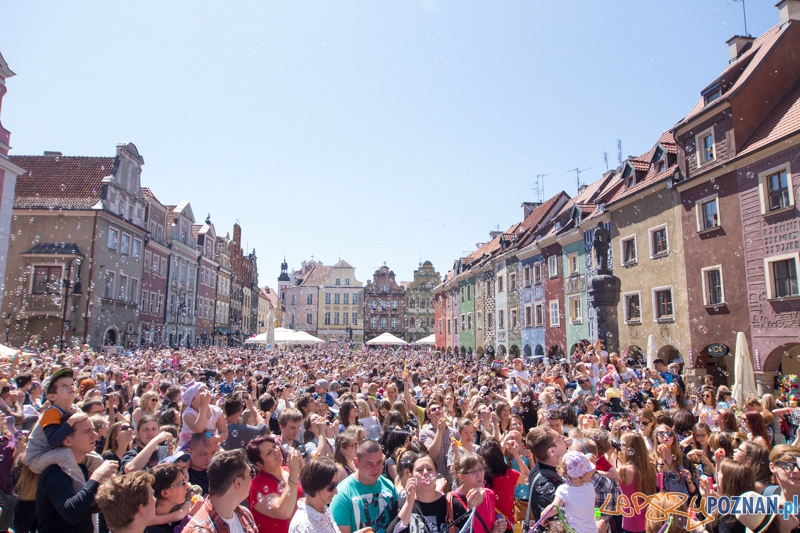 Bańki mydlane na Starym Rynku Foto: lepszyPOZNAN.pl / Piotr Rychter Bańki mydlane na Starym Rynku Foto: lepszyPOZNAN.pl / Piotr Rychter