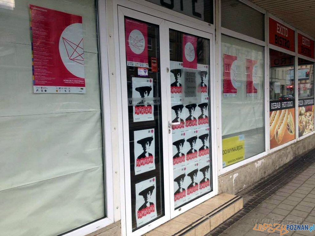 Spektakl w zamknietej kawiarni Foto: lazarz.pl / Janusz Ludwiczak Spektakl w zamknietej kawiarni Foto: lazarz.pl / Janusz Ludwiczak