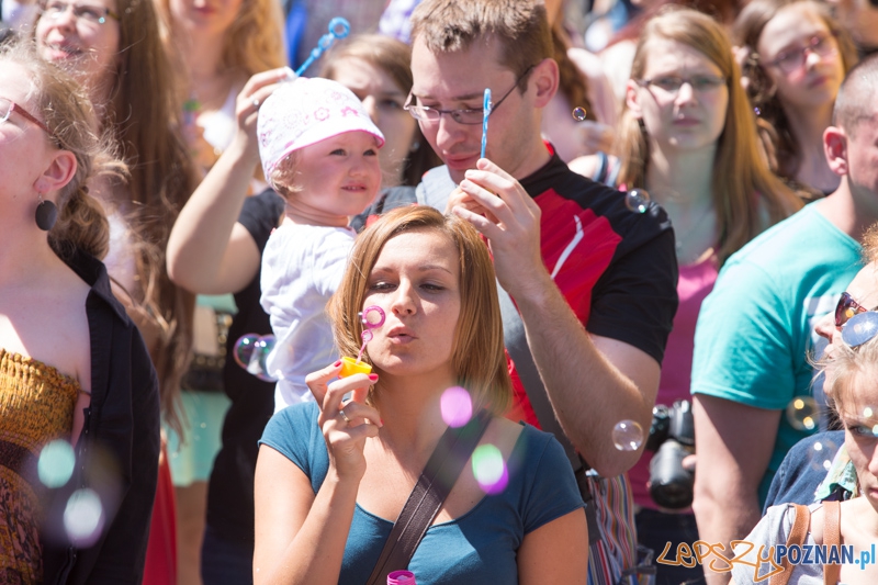 Bańki mydlane na Starym Rynku Foto: lepszyPOZNAN.pl / Piotr Rychter Bańki mydlane na Starym Rynku Foto: lepszyPOZNAN.pl / Piotr Rychter