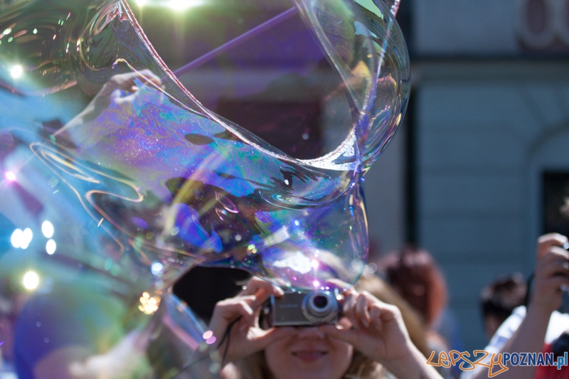 Bańki mydlane (31.05.2014) Stary Rynek Foto: © lepszyPOZNAN.pl / Karolina Kiraga Bańki mydlane (31.05.2014) Stary Rynek Foto: © lepszyPOZNAN.pl / Karolina Kiraga