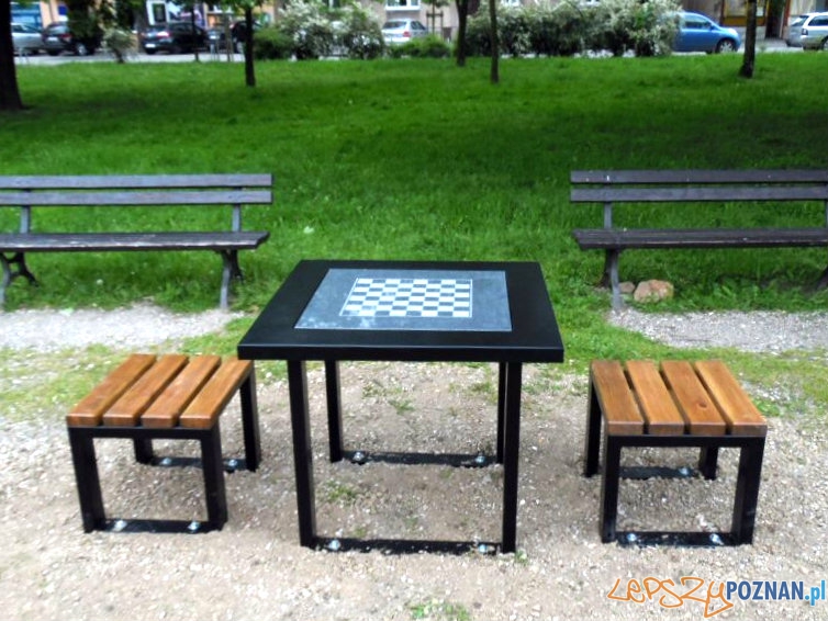 Zagraj w szachy pod chmurką na Łazarzu Foto: lazarz.pl / Janusz Ludwiczak Zagraj w szachy pod chmurką na Łazarzu Foto: lazarz.pl / Janusz Ludwiczak