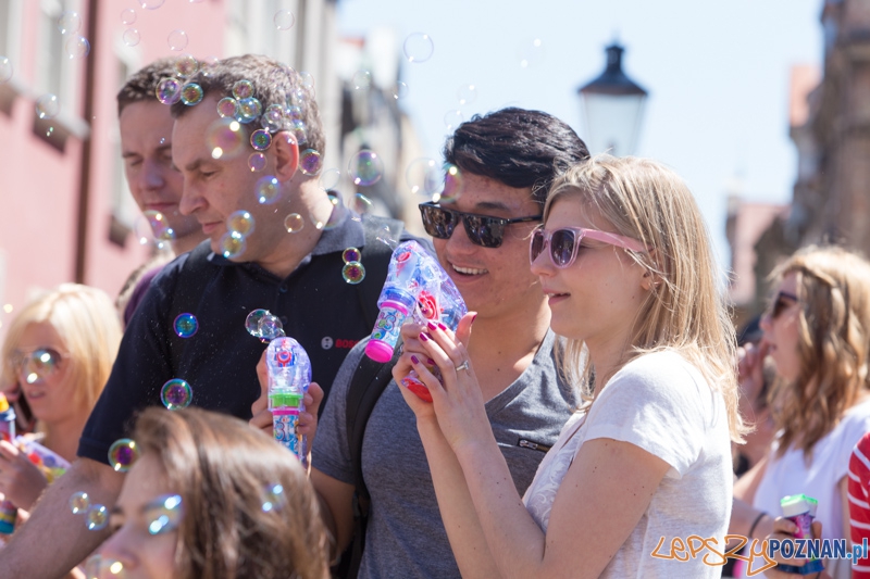 Bańki mydlane na Starym Rynku Foto: lepszyPOZNAN.pl / Piotr Rychter Bańki mydlane na Starym Rynku Foto: lepszyPOZNAN.pl / Piotr Rychter