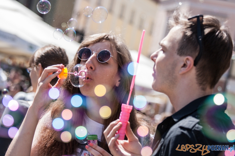 Bańki mydlane (31.05.2014) Stary Rynek Foto: © lepszyPOZNAN.pl / Karolina Kiraga Bańki mydlane (31.05.2014) Stary Rynek Foto: © lepszyPOZNAN.pl / Karolina Kiraga