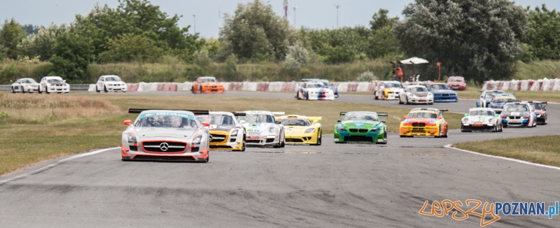 Wyścigi samochodowe na Torze Poznań - Poznań 13-15.06.2014 r. Foto: © lepszyPOZNAN.pl / Karolina Kiraga Wyścigi samochodowe na Torze Poznań - Poznań 13-15.06.2014 r. Foto: © lepszyPOZNAN.pl / Karolina Kiraga