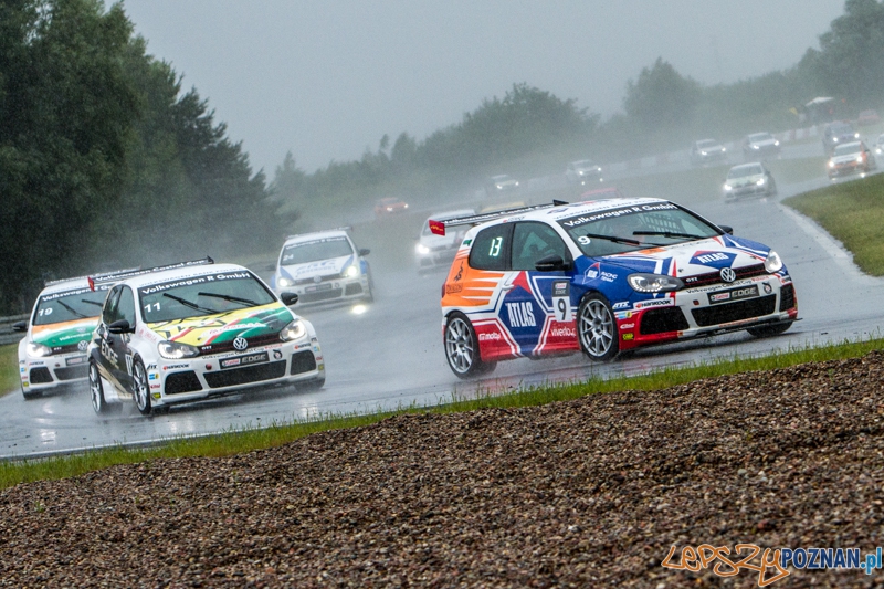 Wyścigi samochodowe na Torze Poznań - Poznań 13-15.06.2014 r. Foto: LepszyPOZNAN.pl / Paweł Rychter Wyścigi samochodowe na Torze Poznań - Poznań 13-15.06.2014 r. Foto: LepszyPOZNAN.pl / Paweł Rychter