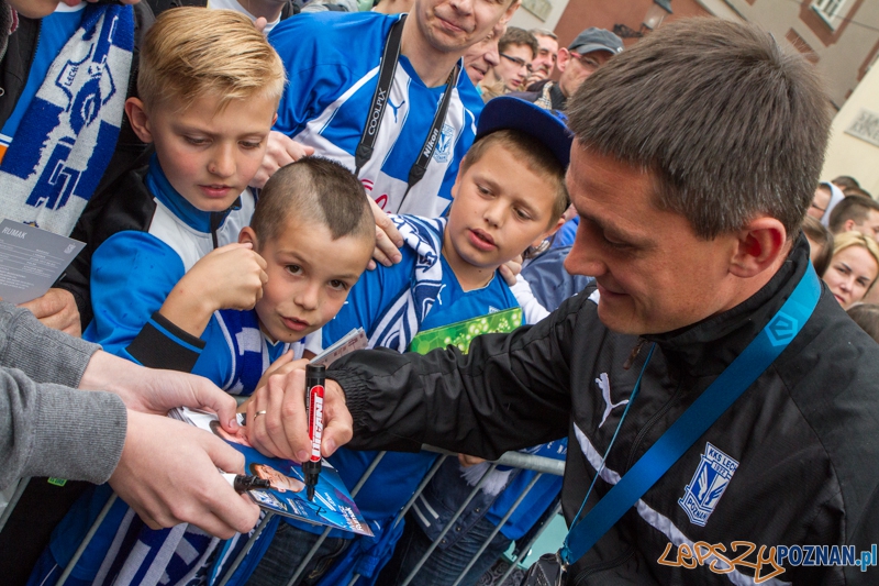 Wręczenie medali Lechowi Poznań za wicemistrzostwo Polski w sezonie 2013/14 - Poznań 02.06.2014 r. Foto: LepszyPOZNAN.pl / Paweł Rychter Wręczenie medali Lechowi Poznań za wicemistrzostwo Polski w sezonie 2013/14 - Poznań 02.06.2014 r. Foto: LepszyPOZNAN.pl / Paweł Rychter