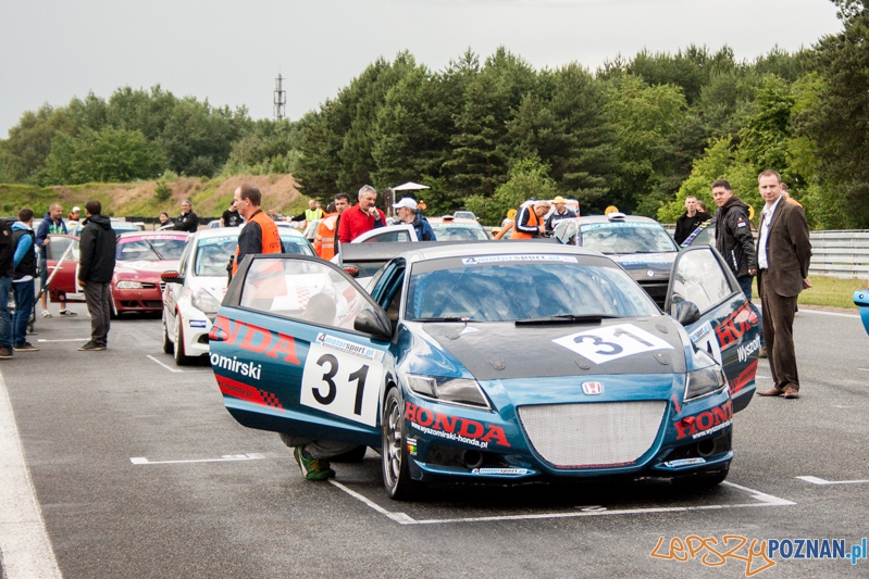 Wyścigi samochodowe na Torze Poznań - Poznań 13-15.06.2014 r. Foto: © lepszyPOZNAN.pl / Karolina Kiraga Wyścigi samochodowe na Torze Poznań - Poznań 13-15.06.2014 r. Foto: © lepszyPOZNAN.pl / Karolina Kiraga