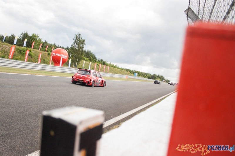 Wyścigi samochodowe na Torze Poznań - Poznań 13-15.06.2014 r. Foto: © lepszyPOZNAN.pl / Karolina Kiraga Wyścigi samochodowe na Torze Poznań - Poznań 13-15.06.2014 r. Foto: © lepszyPOZNAN.pl / Karolina Kiraga
