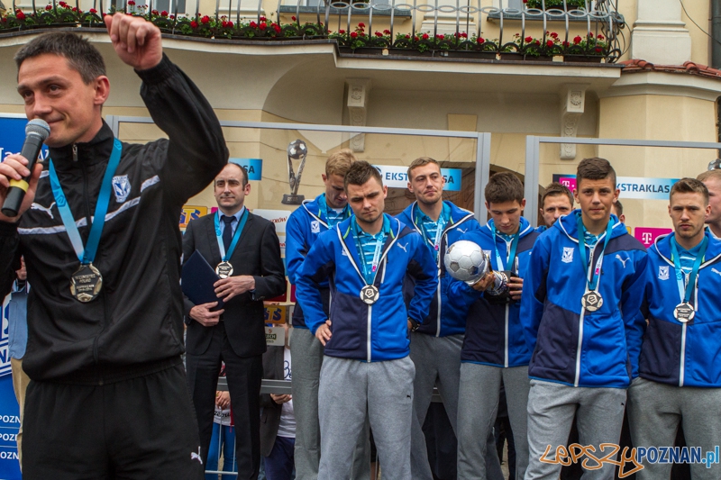 Wręczenie medali Lechowi Poznań za wicemistrzostwo Polski w sezonie 2013/14 - Poznań 02.06.2014 r. Foto: LepszyPOZNAN.pl / Paweł Rychter Wręczenie medali Lechowi Poznań za wicemistrzostwo Polski w sezonie 2013/14 - Poznań 02.06.2014 r. Foto: LepszyPOZNAN.pl / Paweł Rychter