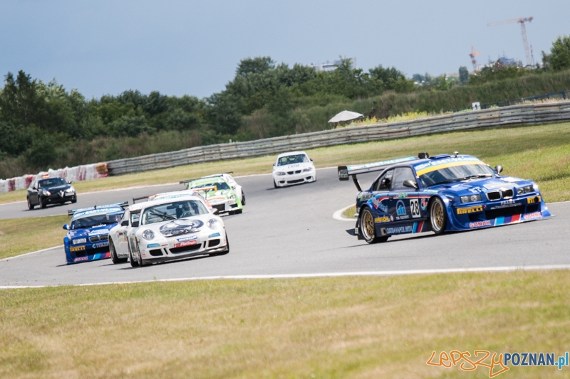 Wyścigi samochodowe na Torze Poznań - Poznań 13-15.06.2014 r. Foto: © lepszyPOZNAN.pl / Karolina Kiraga Wyścigi samochodowe na Torze Poznań - Poznań 13-15.06.2014 r. Foto: © lepszyPOZNAN.pl / Karolina Kiraga