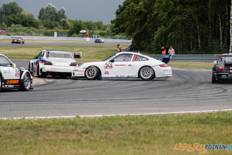 Wyścigi samochodowe na Torze Poznań - Poznań 13-15.06.2014 r. Foto: © lepszyPOZNAN.pl / Karolina Kiraga Wyścigi samochodowe na Torze Poznań - Poznań 13-15.06.2014 r. Foto: © lepszyPOZNAN.pl / Karolina Kiraga