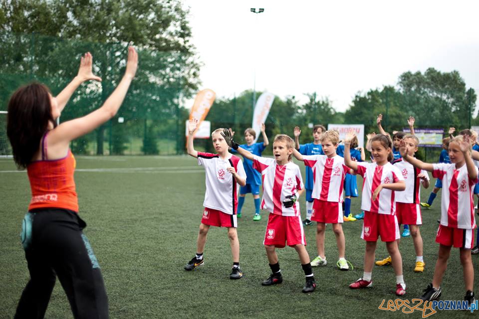 Rozgrzewka - zumba Foto: Akademia Kreatywnego Futbolu Rozgrzewka - zumba Foto: Akademia Kreatywnego Futbolu
