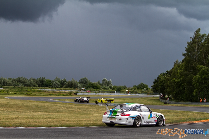 Wyścigi samochodowe na Torze Poznań - Poznań 13-15.06.2014 r. Foto: LepszyPOZNAN.pl / Paweł Rychter Wyścigi samochodowe na Torze Poznań - Poznań 13-15.06.2014 r. Foto: LepszyPOZNAN.pl / Paweł Rychter