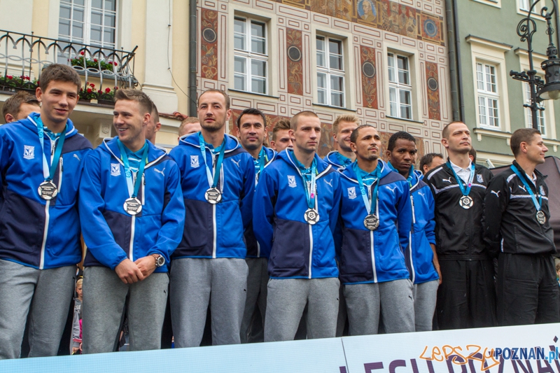 Wręczenie medali Lechowi Poznań za wicemistrzostwo Polski w sezonie 2013/14 - Poznań 02.06.2014 r. Foto: LepszyPOZNAN.pl / Paweł Rychter Wręczenie medali Lechowi Poznań za wicemistrzostwo Polski w sezonie 2013/14 - Poznań 02.06.2014 r. Foto: LepszyPOZNAN.pl / Paweł Rychter