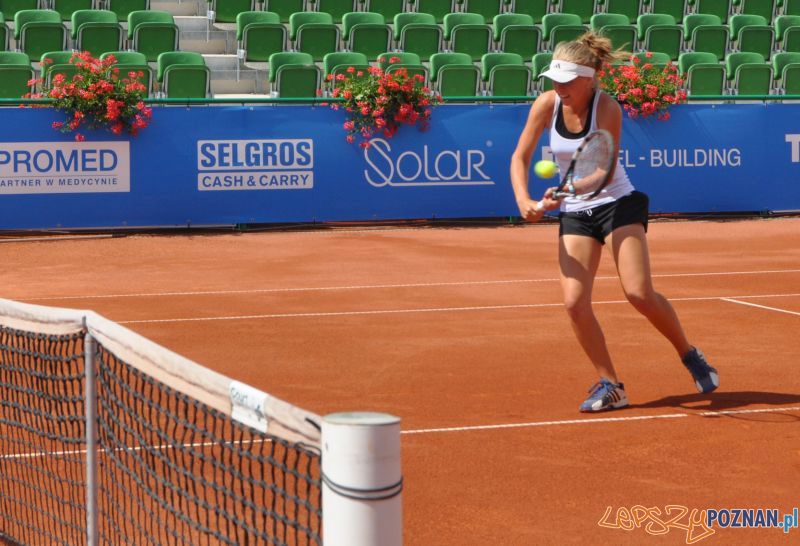 Magdalena Fręch na kortach turnieju w Sobocie  Foto: Powiat Poznański Open