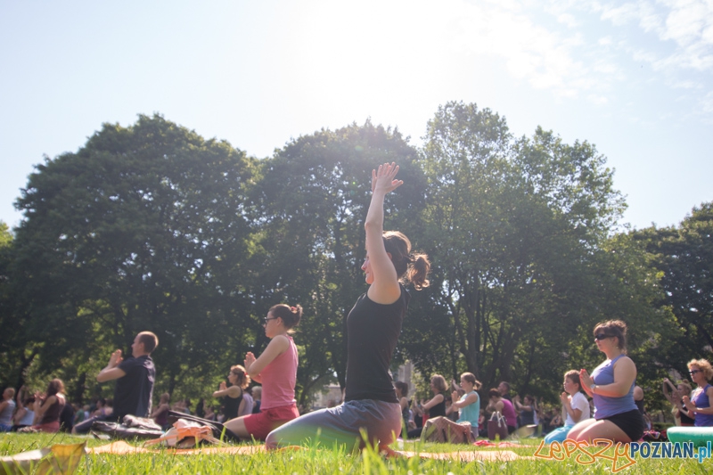 Joga przy Operze Foto: lepszyPOZNAN.pl / Piotr Rychter Joga przy Operze Foto: lepszyPOZNAN.pl / Piotr Rychter