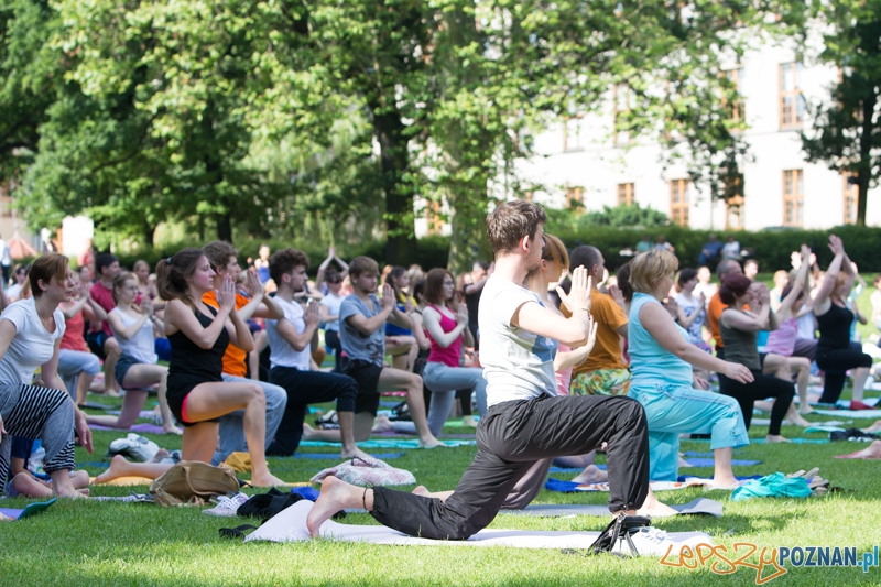 Joga przy Operze Foto: lepszyPOZNAN.pl / Piotr Rychter Joga przy Operze Foto: lepszyPOZNAN.pl / Piotr Rychter