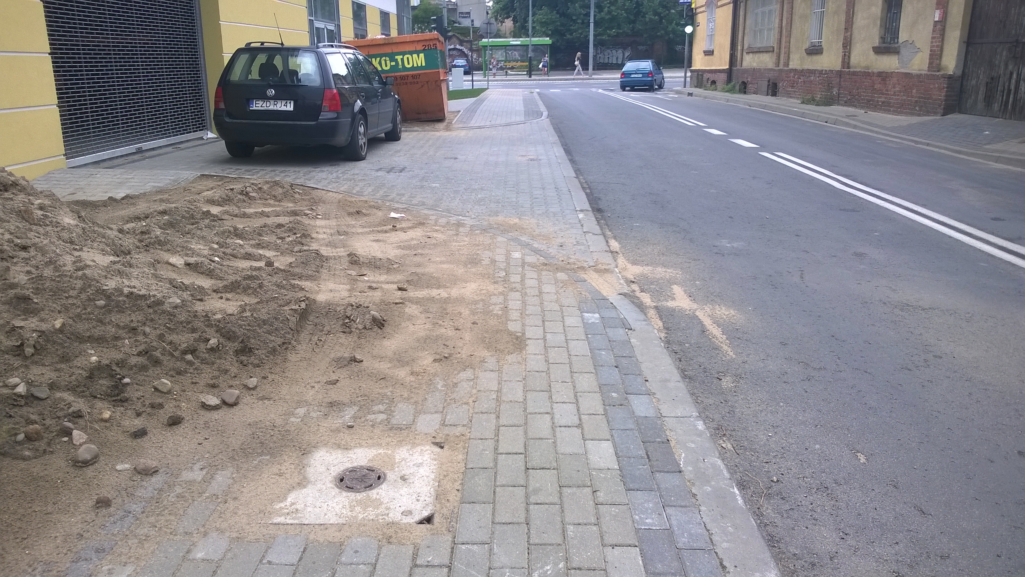 Balagan na chodniku20150725_14_04_20_Pro Foto: Balagan na chodniku20150725_14_04_20_Pro Foto: