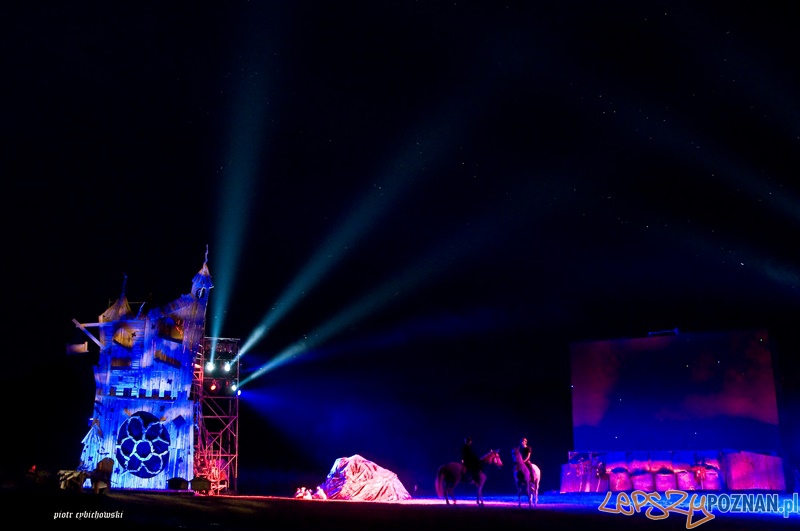 Widowisko Śpiący Rycerze Królowej Jadwigi Foto: Tomasz Mizgier, Piotr Cybichowski Widowisko Śpiący Rycerze Królowej Jadwigi Foto: Tomasz Mizgier, Piotr Cybichowski