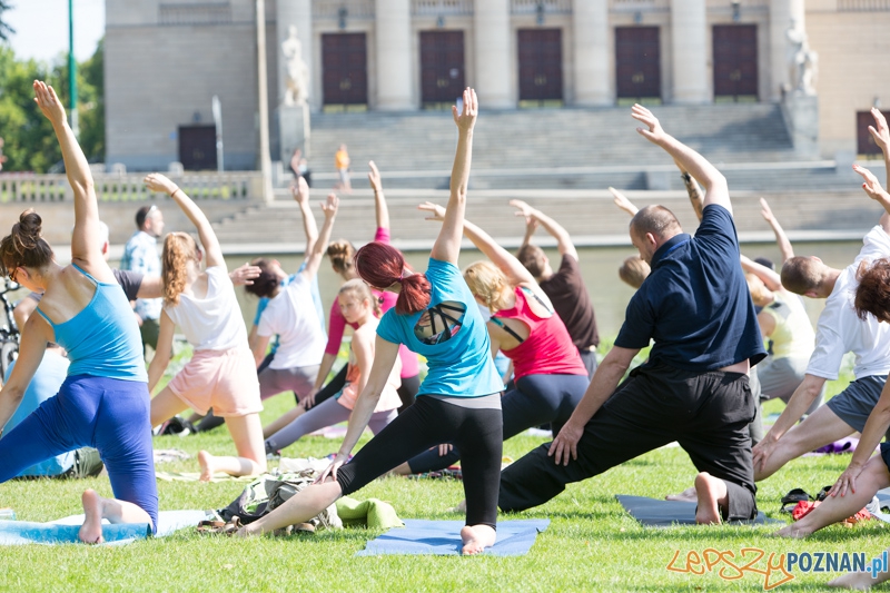 Joga przy Operze Foto: lepszyPOZNAN.pl / Piotr Rychter Joga przy Operze Foto: lepszyPOZNAN.pl / Piotr Rychter