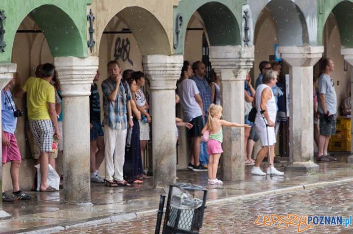 Popadało na Starym Foto: lepszyPOZNAN.pl / Piotr Rychter Popadało na Starym Foto: lepszyPOZNAN.pl / Piotr Rychter