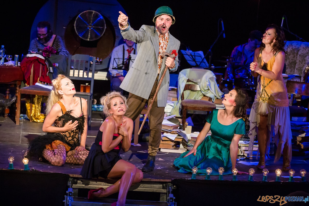 Pożar w burdelu w zamku  Foto: kasia chmura-cegielkowska / teatralna.com/mat.prasowe