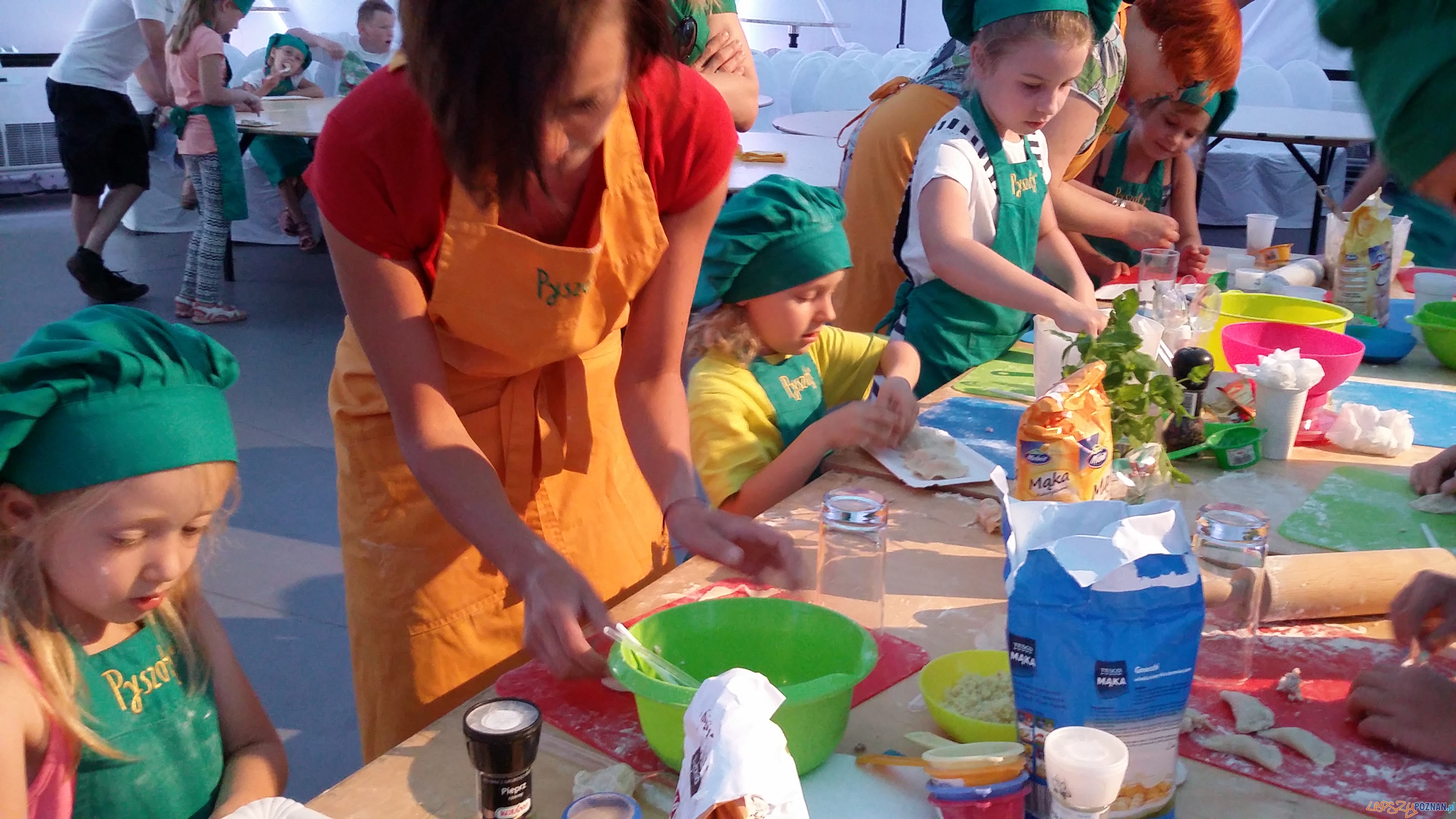 Kulinarne warsztaty podczas Festiwalu Transatlantyk Foto: lepszyPOZNAN.pl / tab Kulinarne warsztaty podczas Festiwalu Transatlantyk Foto: lepszyPOZNAN.pl / tab