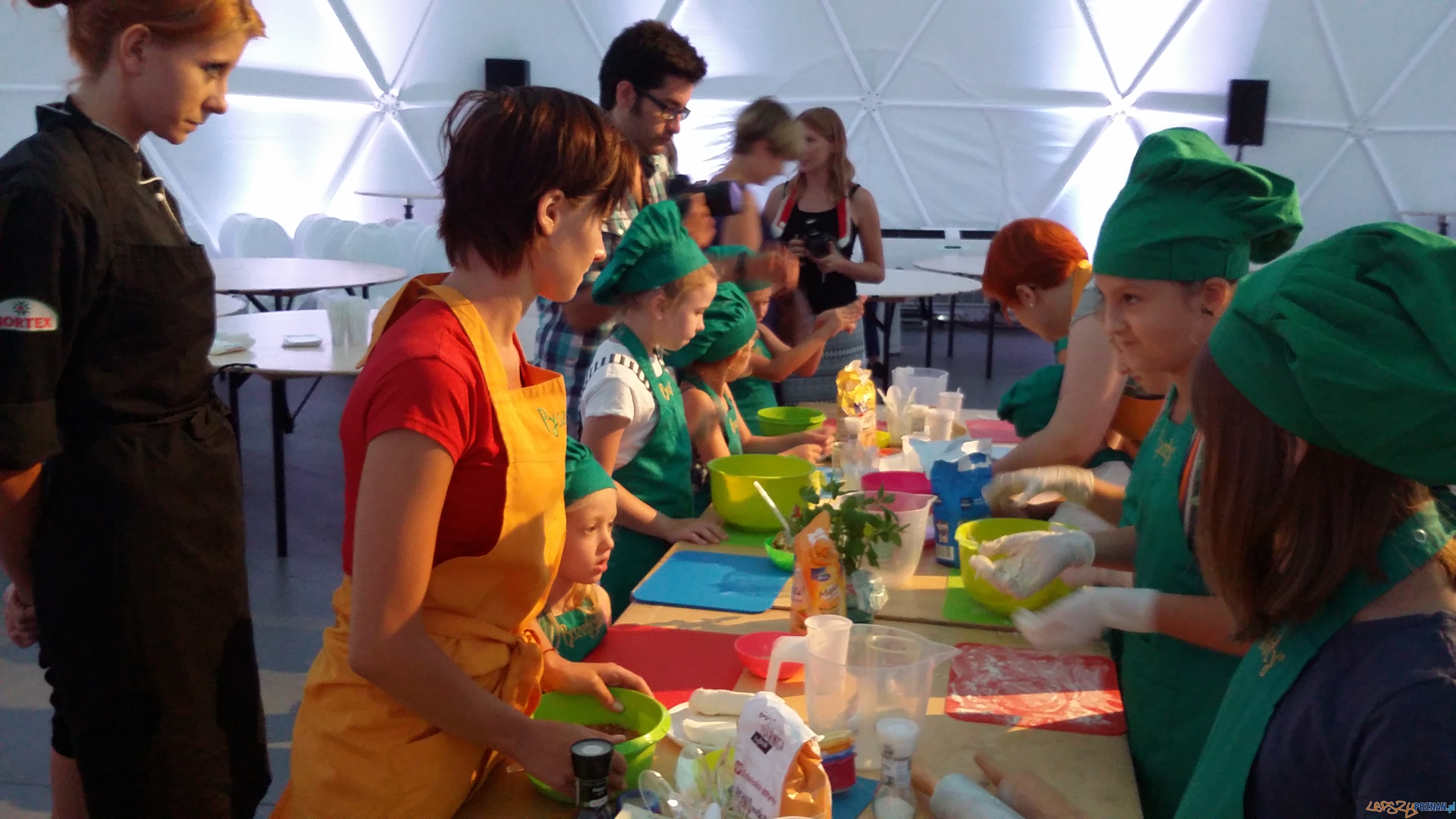 Kulinarne warsztaty podczas Festiwalu Transatlantyk Foto: lepszyPOZNAN.pl / tab Kulinarne warsztaty podczas Festiwalu Transatlantyk Foto: lepszyPOZNAN.pl / tab