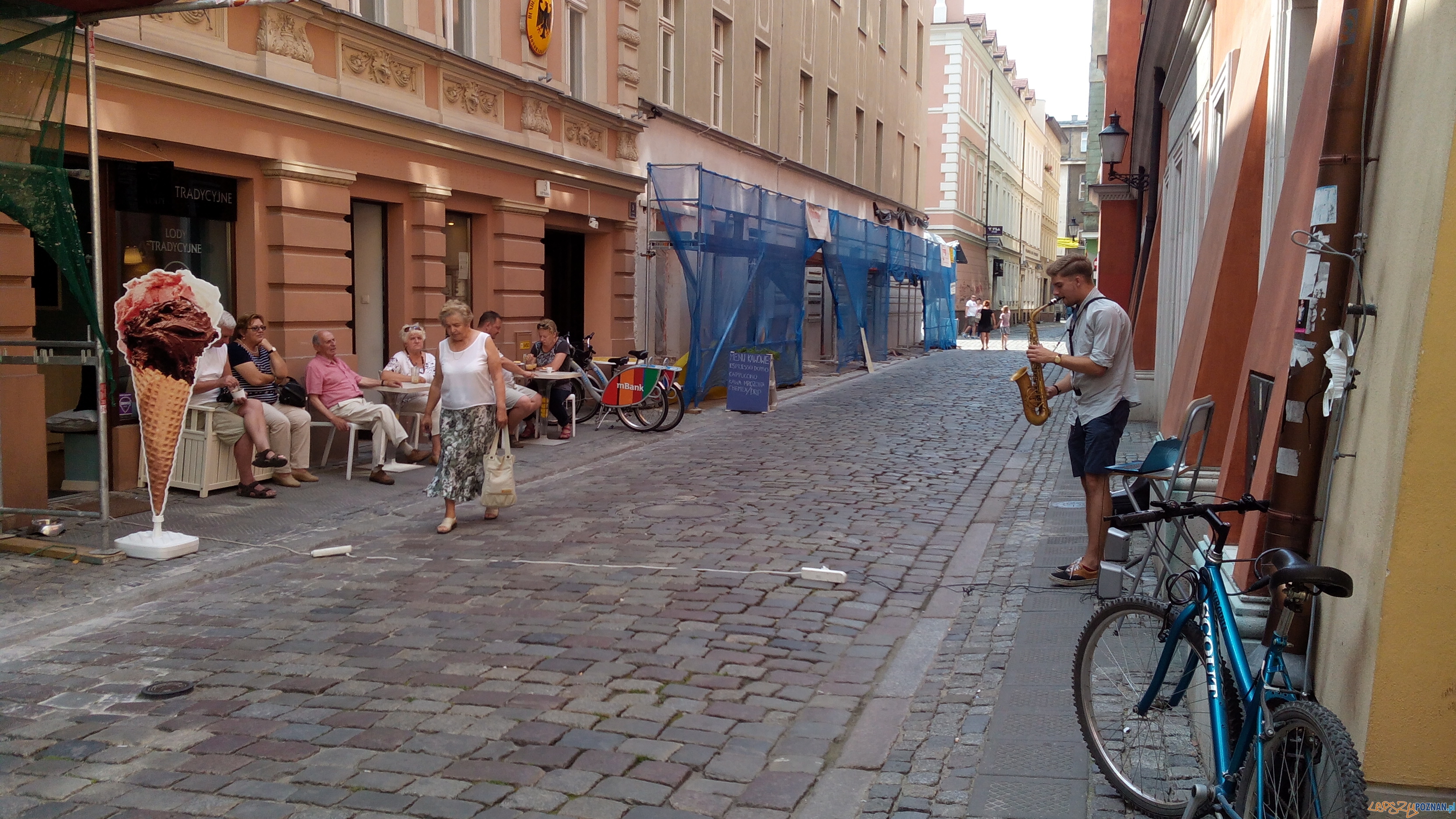 Muzyczna niespodzianka na Woźnej Foto: lepszyPOZNAN.pl / gsm Muzyczna niespodzianka na Woźnej Foto: lepszyPOZNAN.pl / gsm