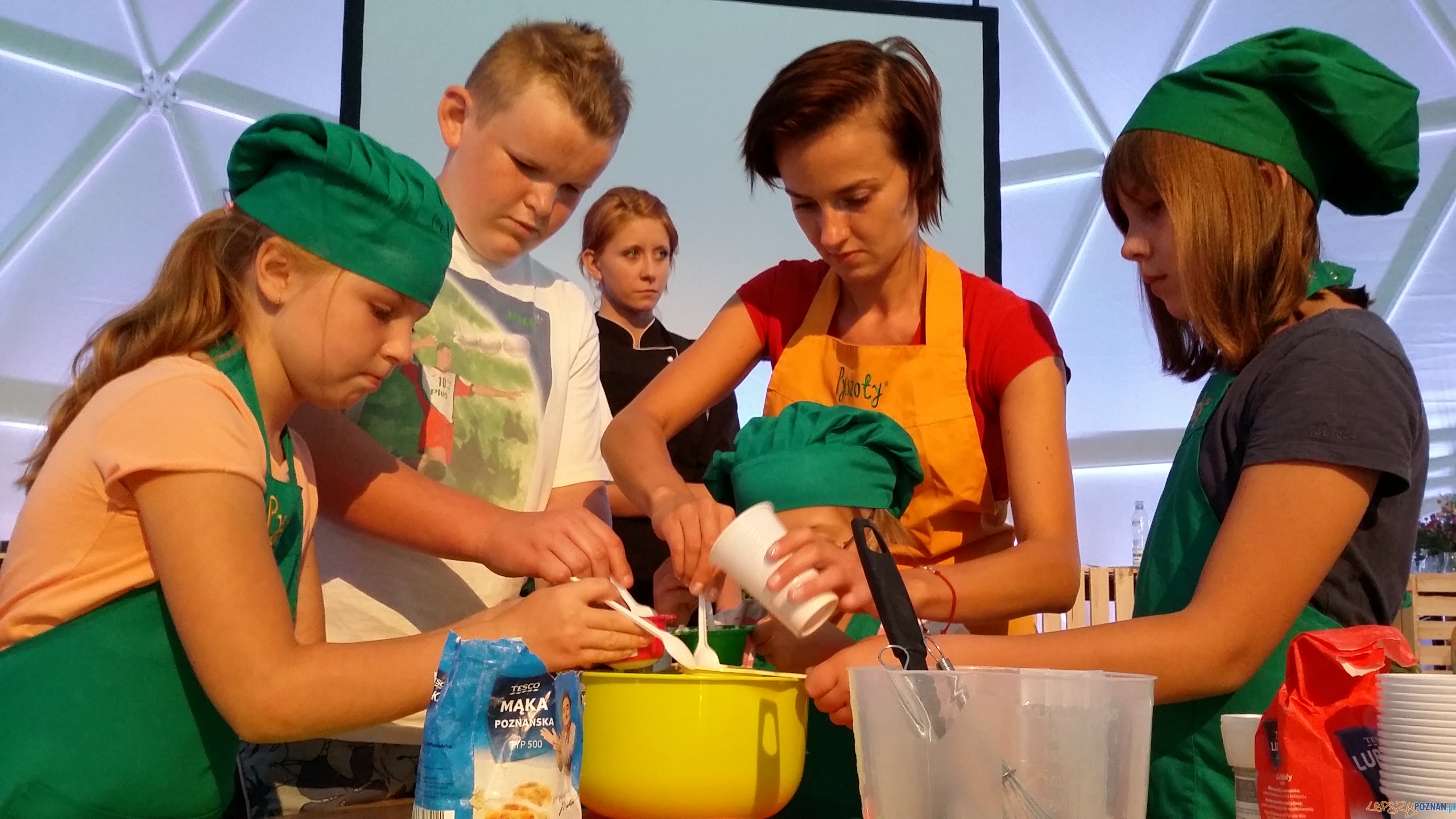 Kulinarne warsztaty podczas Festiwalu Transatlantyk Foto: lepszyPOZNAN.pl / tab Kulinarne warsztaty podczas Festiwalu Transatlantyk Foto: lepszyPOZNAN.pl / tab