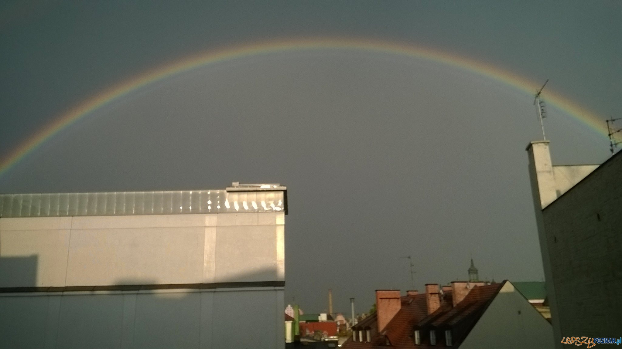 Deszcz i tęcza nad Poznaniem Foto: Borys Piątkowski Deszcz i tęcza nad Poznaniem Foto: Borys Piątkowski