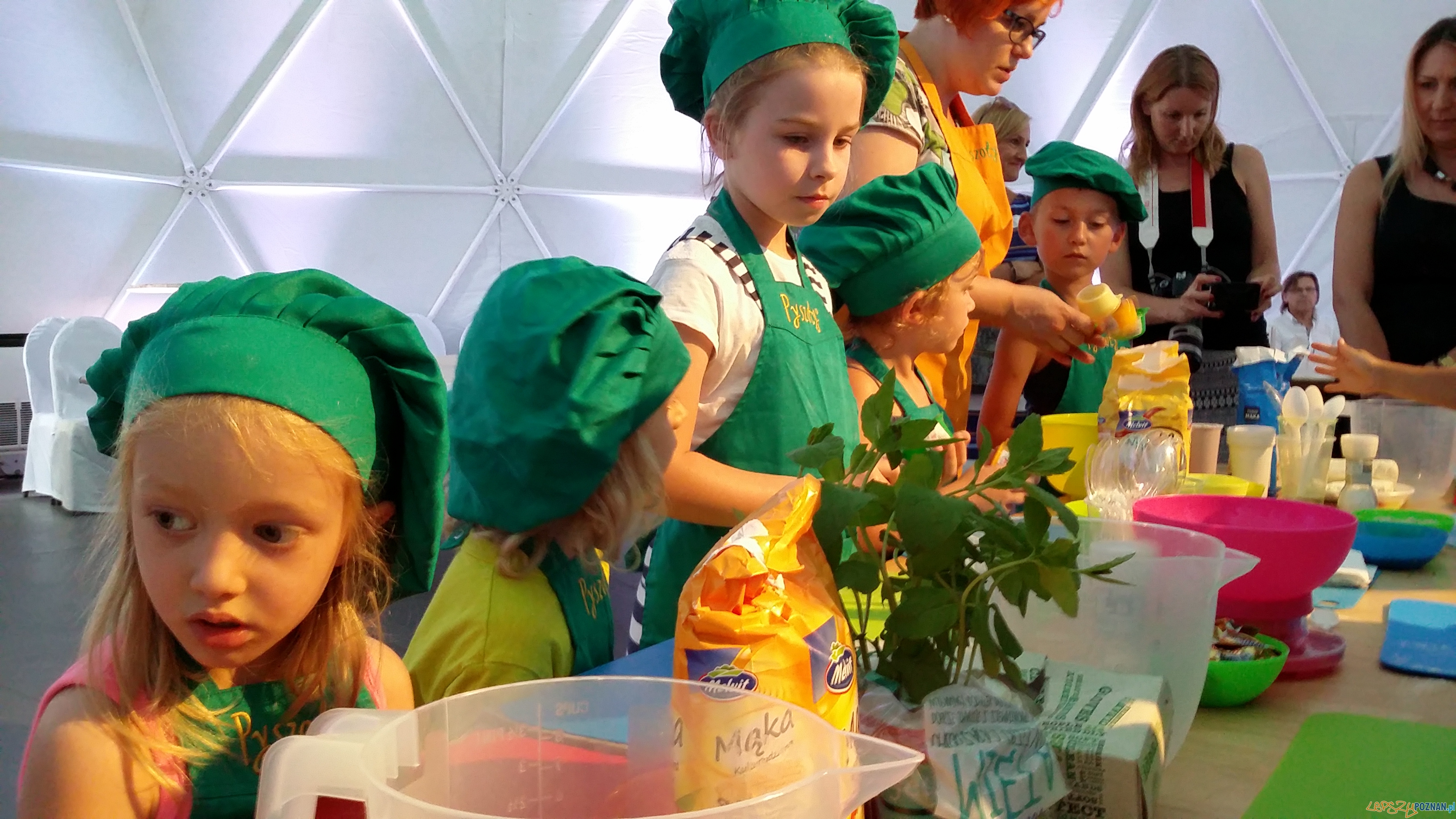 Kulinarne warsztaty podczas Festiwalu Transatlantyk Foto: lepszyPOZNAN.pl / tab Kulinarne warsztaty podczas Festiwalu Transatlantyk Foto: lepszyPOZNAN.pl / tab